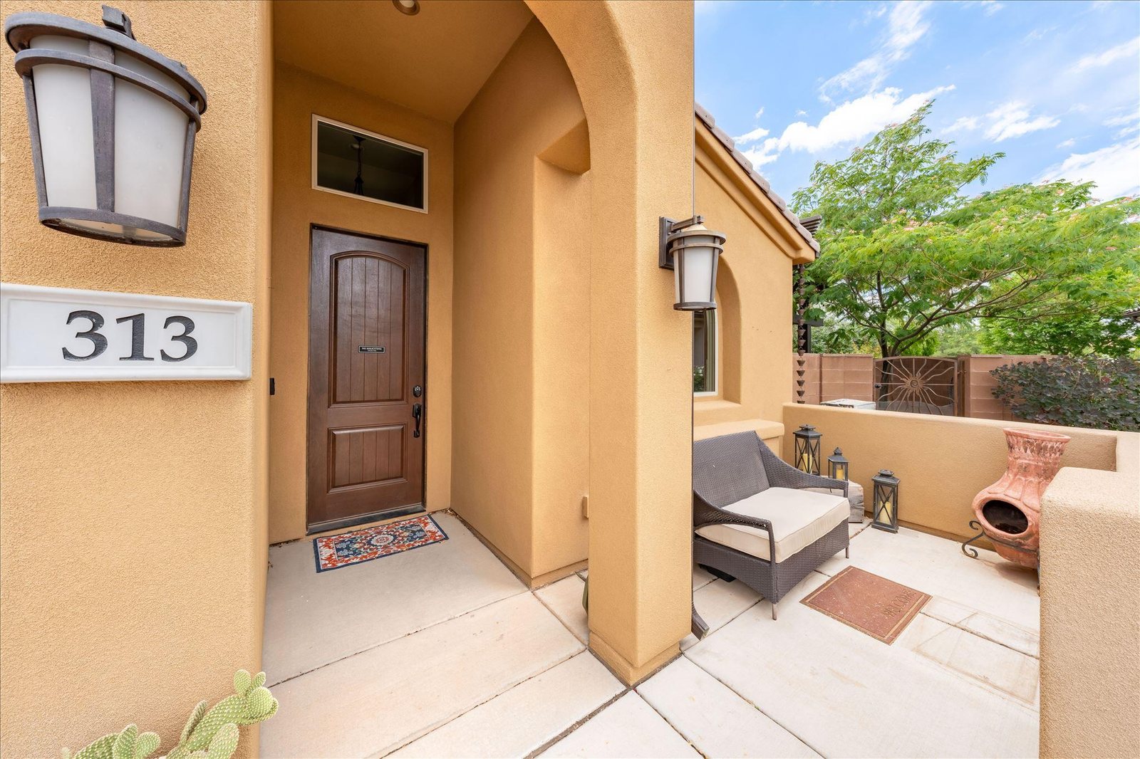 Bright, open living space — 313 W Peridot Dr, Washington, UT 84780
