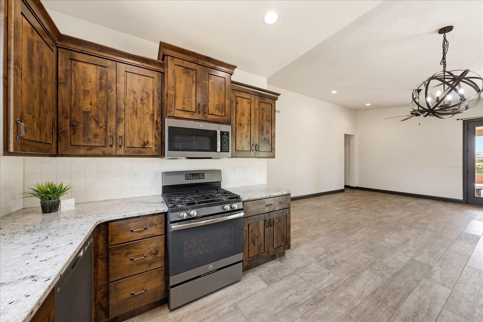 Stainless steel & ample cabinetry — 313 W Peridot Dr, Washington, UT 84780