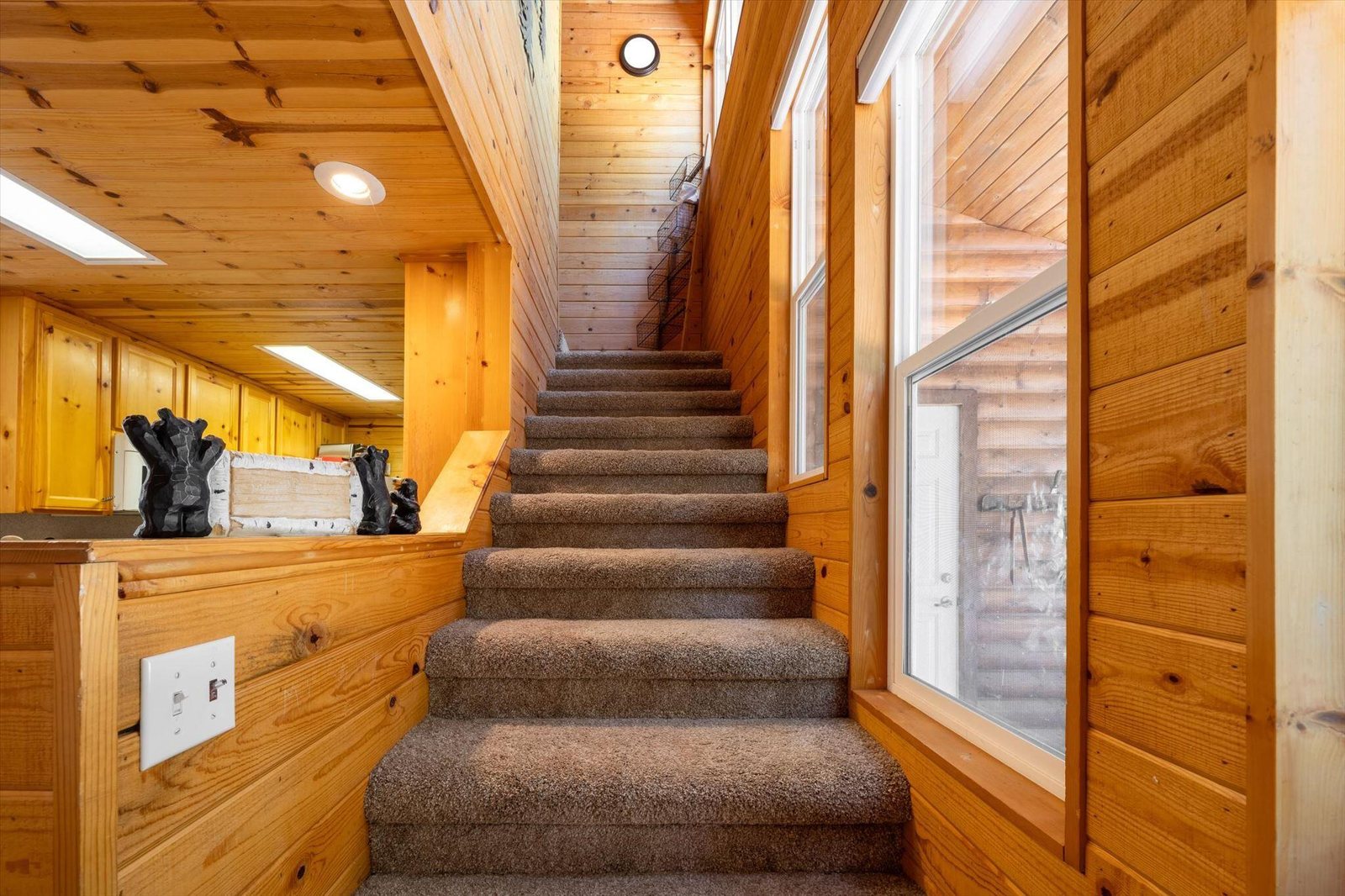 Vaulted loft & staircase — 570 N Skyline Cir, Duck Creek Village, UT 84762