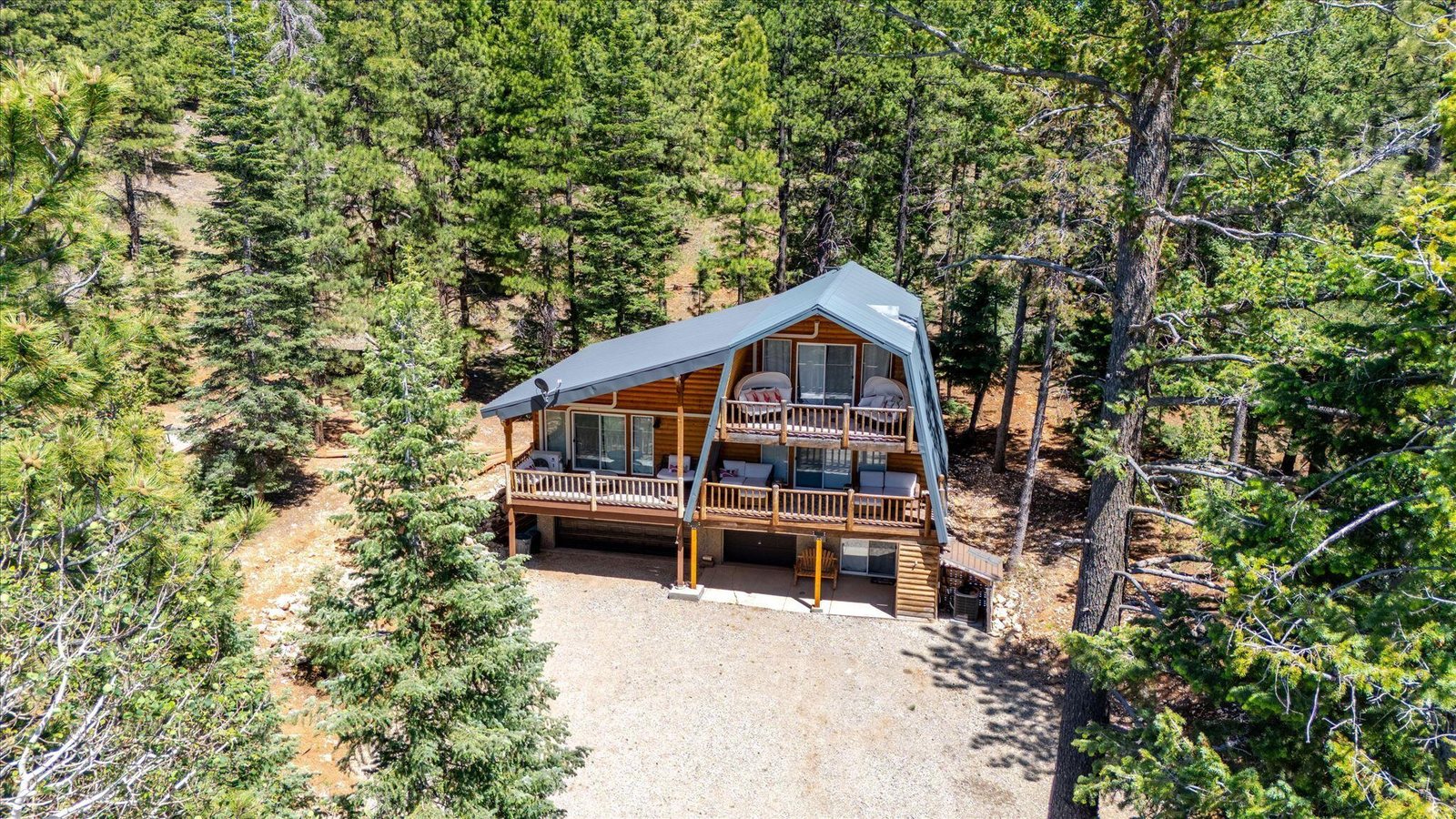 Surrounded by forest — 570 N Skyline Cir, Duck Creek Village, UT 84762